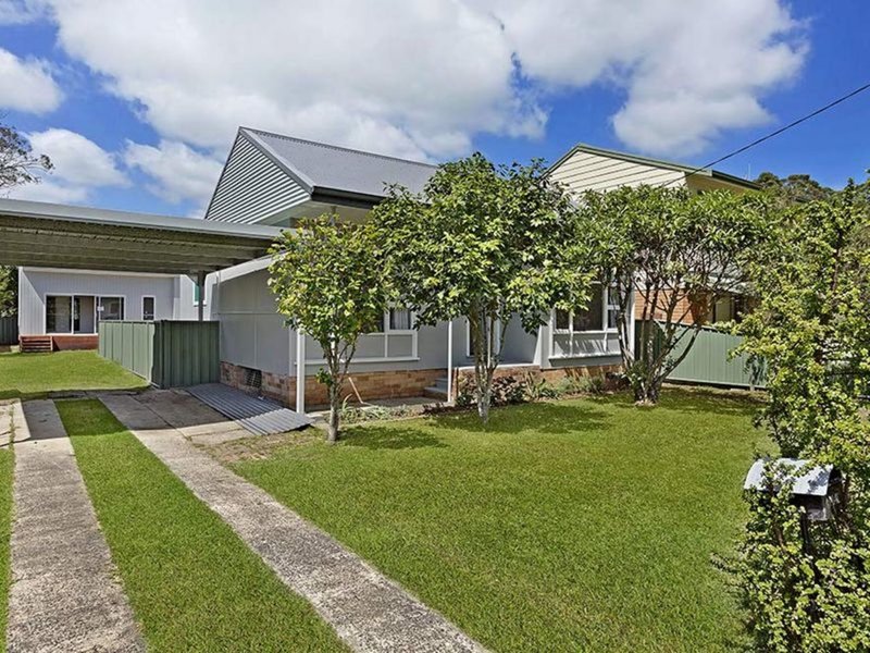 64 Kingsford Smith Drive, Berkeley Vale NSW 2261