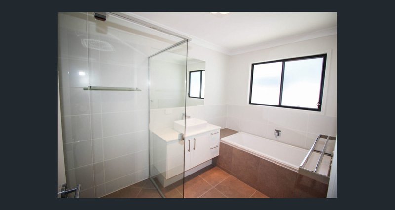 Photo - 64 Kitchener Street, Wynnum QLD 4178 - Image 7