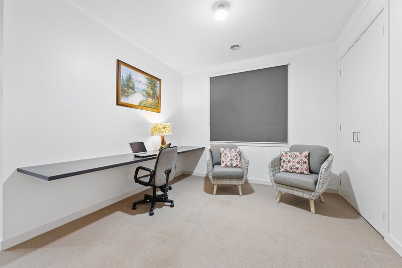 Photo - 64 Kororoit Approach, Caroline Springs VIC 3023 - Image 7