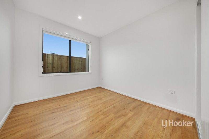 Photo - 64 Krateron Street, Fraser Rise VIC 3336 - Image 16