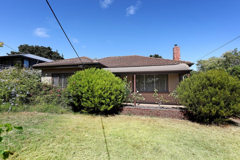 Photo - 64 Lahona Avenue, Bentleigh East VIC 3165 - Image 2