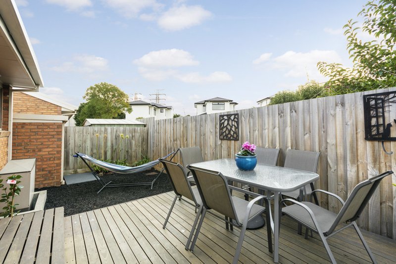 Photo - 6/4 Lang Road, Mount Waverley VIC 3149 - Image 3