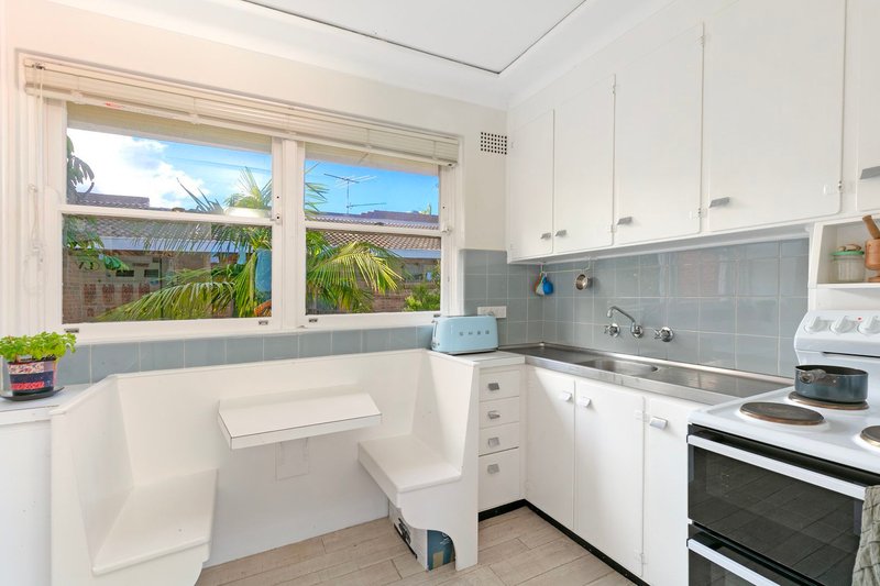 Photo - 6/4 Laurence Street, Manly NSW 2095 - Image 2