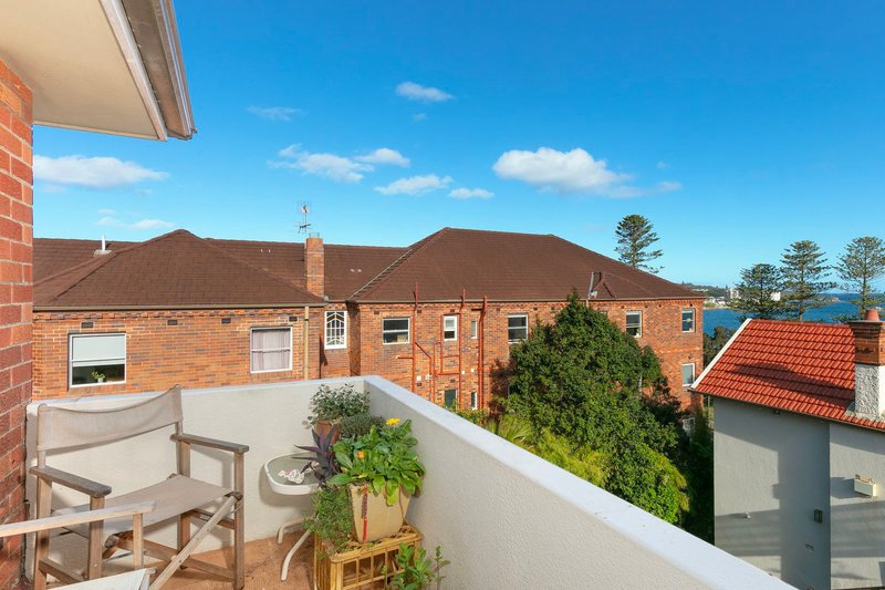 Photo - 6/4 Laurence Street, Manly NSW 2095 - Image 3