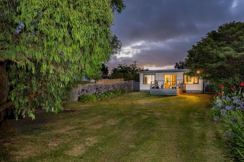 64 Leon Avenue, Rosebud VIC 3939