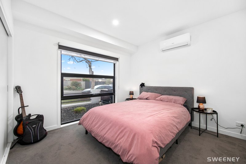 Photo - 64 Linnet Street, Altona VIC 3018 - Image 3