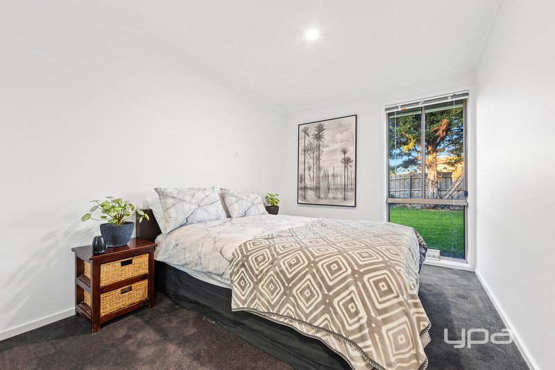 Photo - 64 Magnolia Street, St Albans VIC 3021 - Image 10