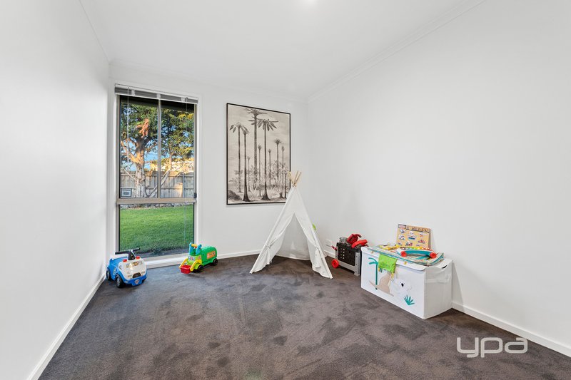 Photo - 64 Magnolia Street, St Albans VIC 3021 - Image 11