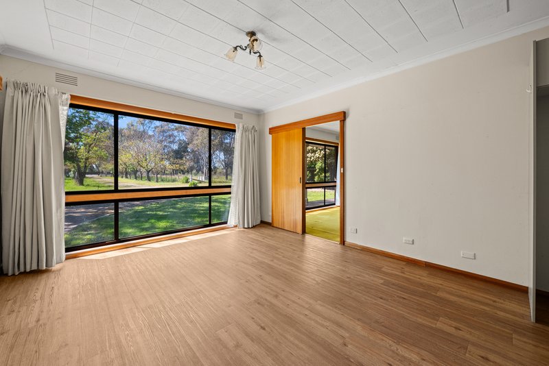 Photo - 64 Mansfield Road, Benalla VIC 3672 - Image 6