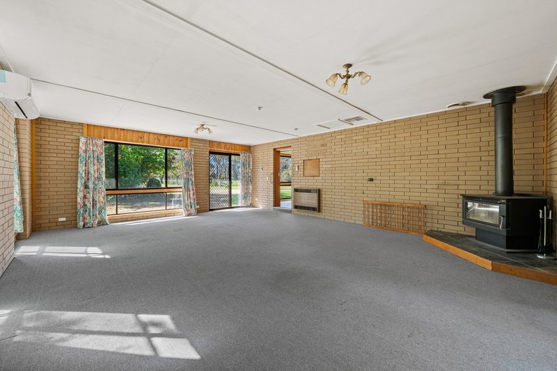 Photo - 64 Mansfield Road, Benalla VIC 3672 - Image 7