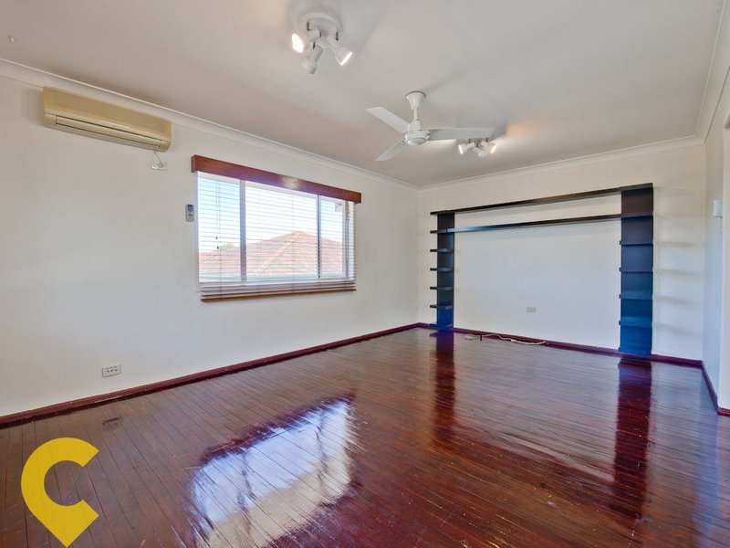 Photo - 64 Maundrell Terrace, Chermside West QLD 4032 - Image 3