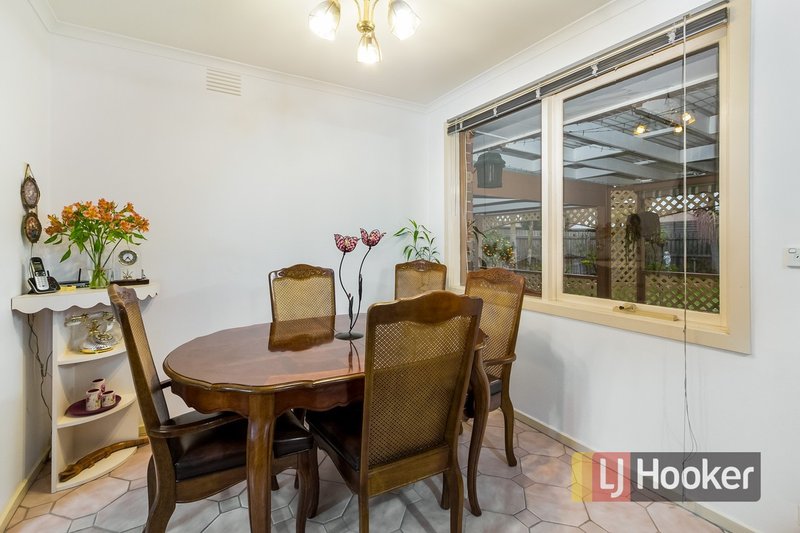 Photo - 64 Millswyn Avenue, Hampton Park VIC 3976 - Image 5