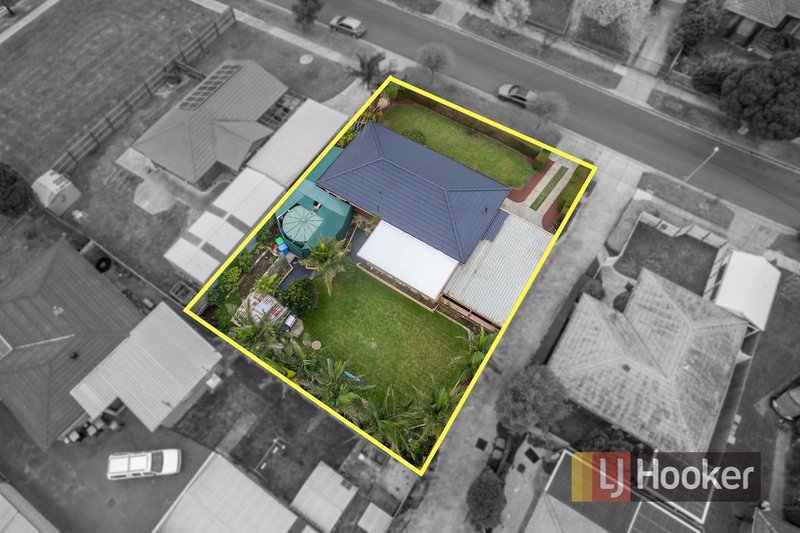 Photo - 64 Millswyn Avenue, Hampton Park VIC 3976 - Image 16