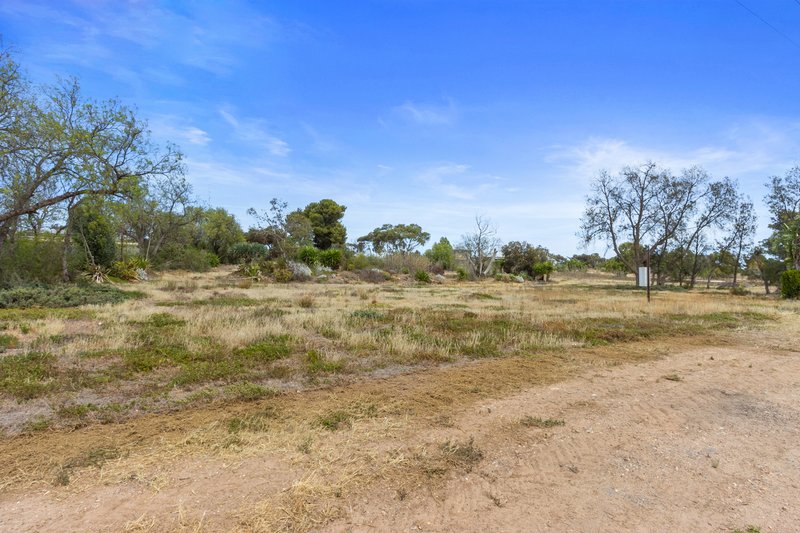 64 Morcombe Road, Moonta Mines SA 5558