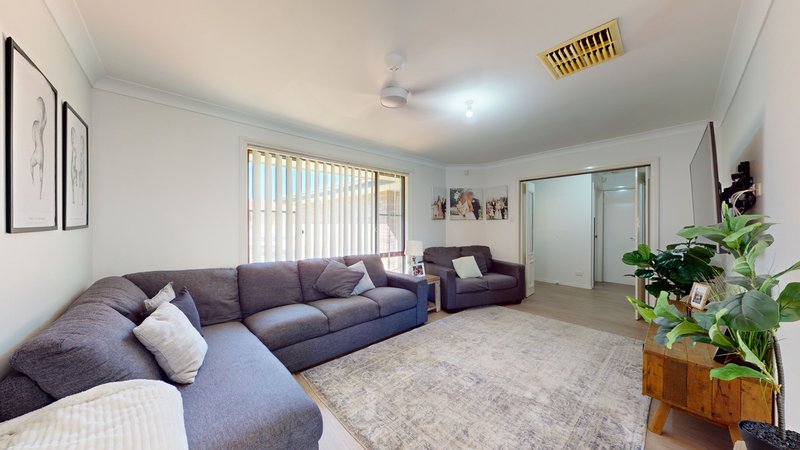 Photo - 64 Murrayfield Drive, Dubbo NSW 2830 - Image 4