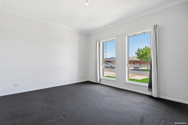 Photo - 64 Park Terrace, Blakeview SA 5114 - Image 3