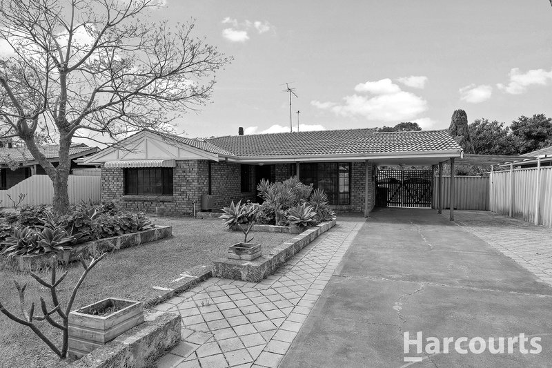 64 Peelwood Parade, Halls Head WA 6210