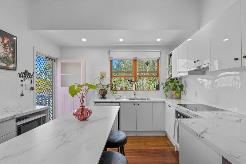 Photo - 64 Pine Mountain Road, North Ipswich QLD 4305 - Image 5