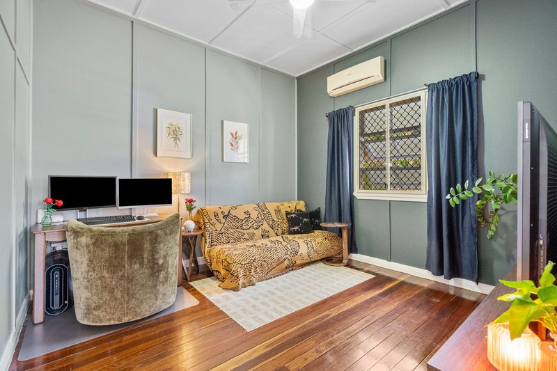 Photo - 64 Pine Mountain Road, North Ipswich QLD 4305 - Image 7