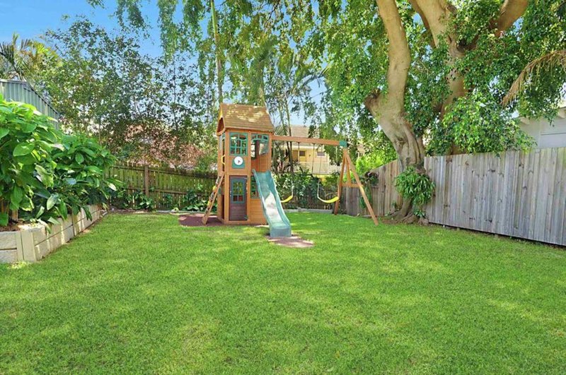 Photo - 64 Raff Avenue, Holland Park QLD 4121 - Image 10