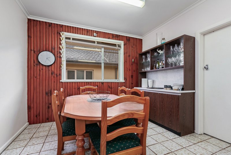 Photo - 64 Rathcown Road, Reservoir VIC 3073 - Image 6