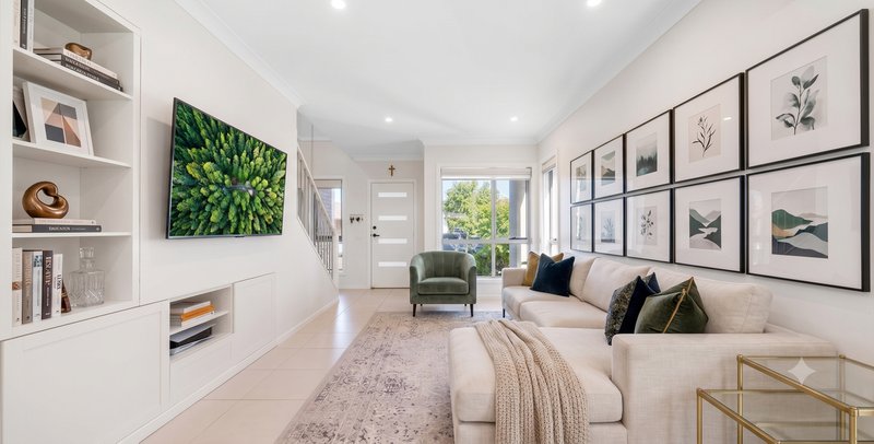 Photo - 64 Regentville Drive, Elizabeth Hills NSW 2171 - Image 2