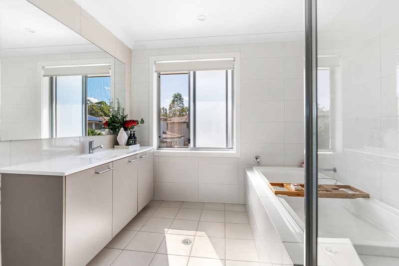 Photo - 64 Regentville Drive, Elizabeth Hills NSW 2171 - Image 10