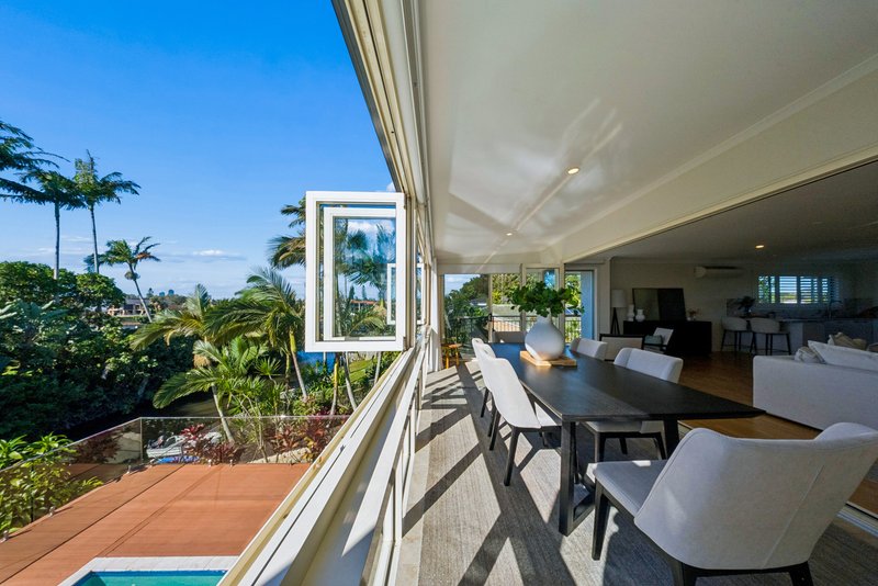 Photo - 64 River Crescent, Broadbeach Waters QLD 4218 - Image 2