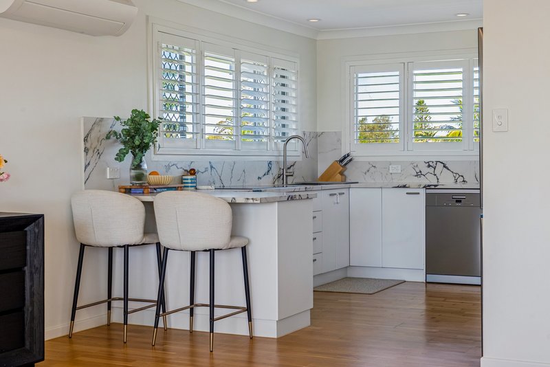 Photo - 64 River Crescent, Broadbeach Waters QLD 4218 - Image 6
