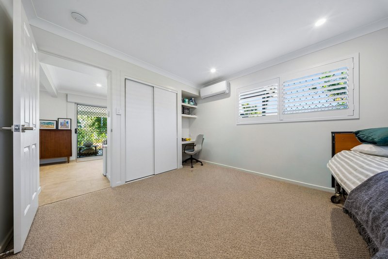 Photo - 64 River Crescent, Broadbeach Waters QLD 4218 - Image 18