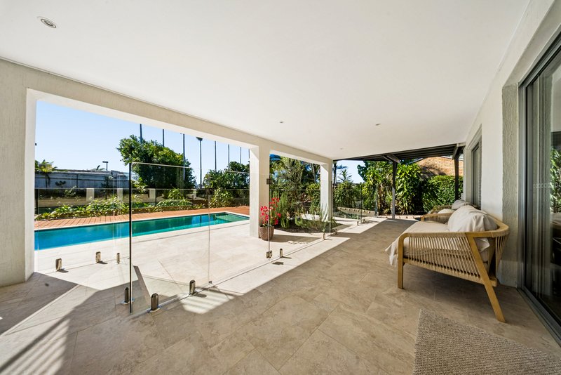 Photo - 64 River Crescent, Broadbeach Waters QLD 4218 - Image 21