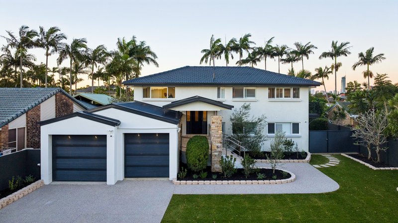 Photo - 64 River Crescent, Broadbeach Waters QLD 4218 - Image 24
