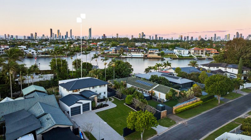 Photo - 64 River Crescent, Broadbeach Waters QLD 4218 - Image 25