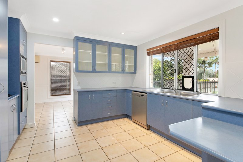 Photo - 64 Rosewood Drive, Norman Gardens QLD 4701 - Image 5