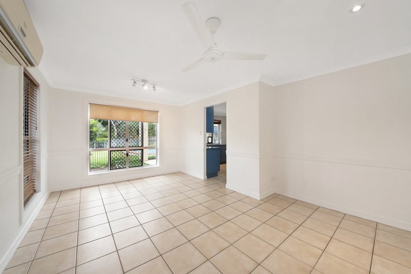 Photo - 64 Rosewood Drive, Norman Gardens QLD 4701 - Image 7