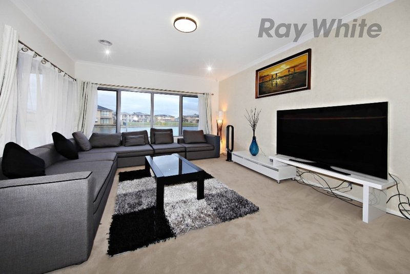 Photo - 64 Sanctuary Lakes East Boulevard, Point Cook VIC 3030 - Image 11