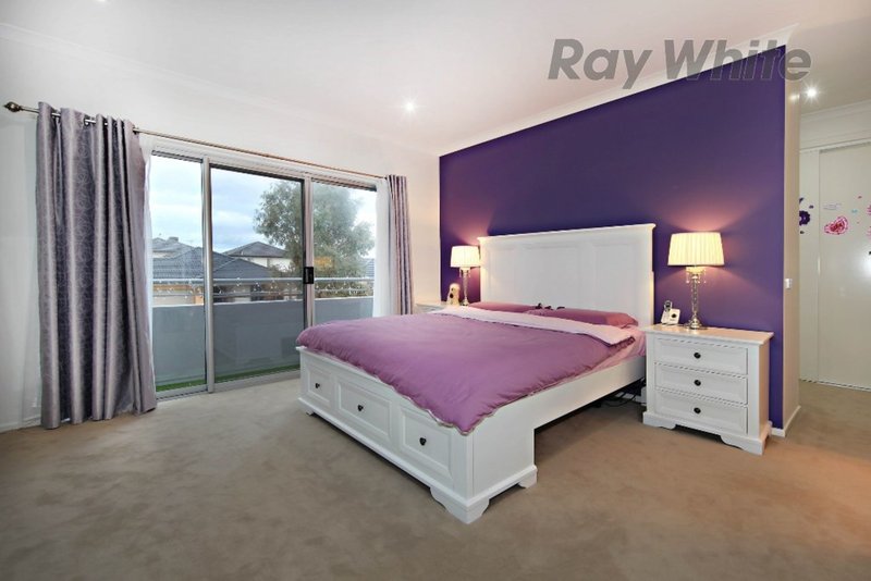 Photo - 64 Sanctuary Lakes East Boulevard, Point Cook VIC 3030 - Image 14