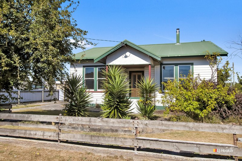 64 Saunders Street, Wynyard TAS 7325