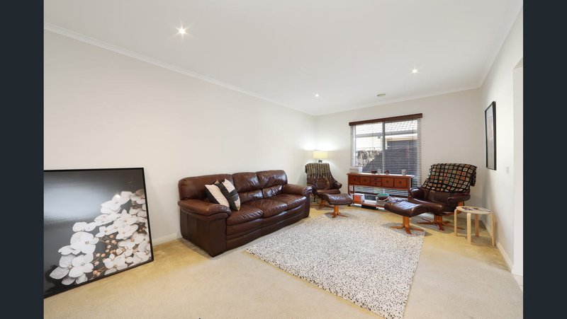 Photo - 64 Sovereign Manors Crescent, Rowville VIC 3178 - Image 3