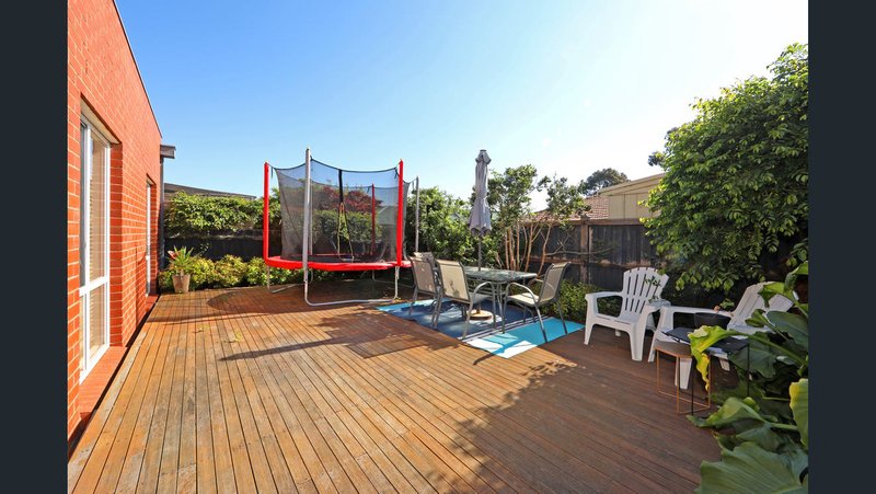 Photo - 64 Sovereign Manors Crescent, Rowville VIC 3178 - Image 10