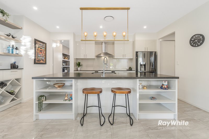 Photo - 64 Spinnaker Boulevard, Newport QLD 4020 - Image 6