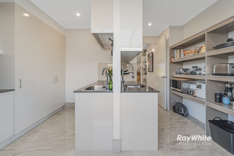 Photo - 64 Spinnaker Boulevard, Newport QLD 4020 - Image 9