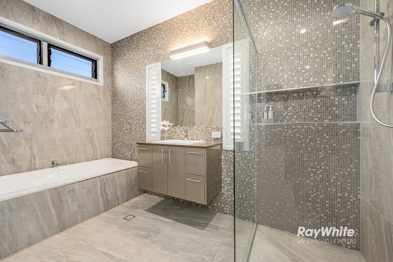 Photo - 64 Spinnaker Boulevard, Newport QLD 4020 - Image 27