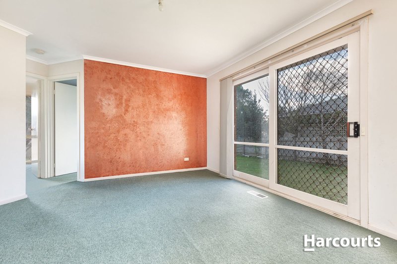 Photo - 64 St Boswells Avenue, Berwick VIC 3806 - Image 6