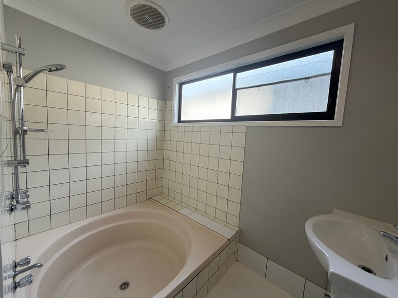 Photo - 64 St Clair Street, Bonnells Bay NSW 2264 - Image 4