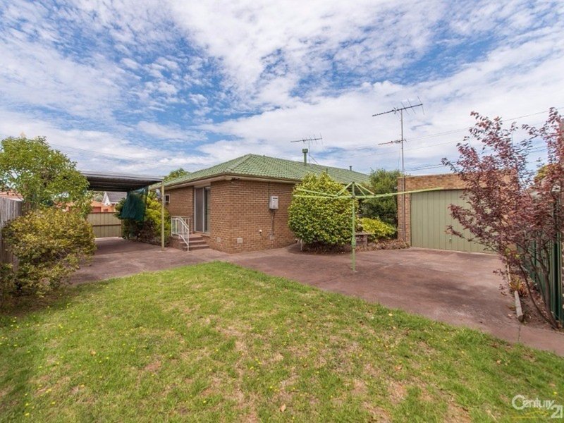 Photo - 64 Sylvander Street, Clayton South VIC 3169 - Image 9