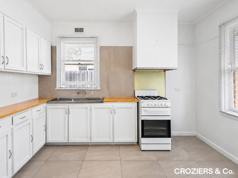 Photo - 64 Tobruk Avenue, Heidelberg West VIC 3081 - Image 3