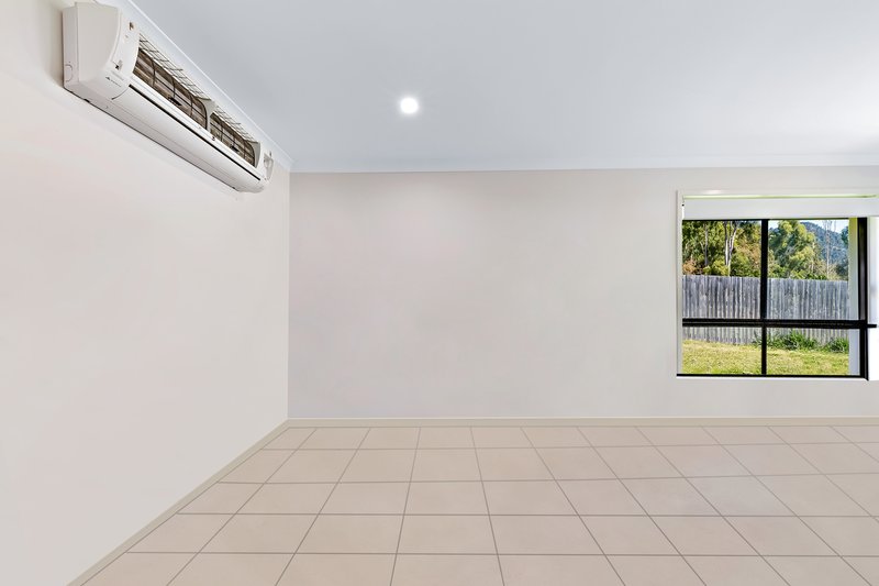 Photo - 64 Trader Crescent, Cannonvale QLD 4802 - Image 3