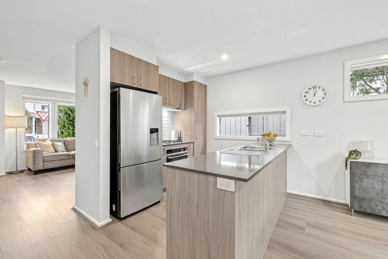 Photo - 64 Tucker Boulevard, Carrum Downs VIC 3201 - Image 3