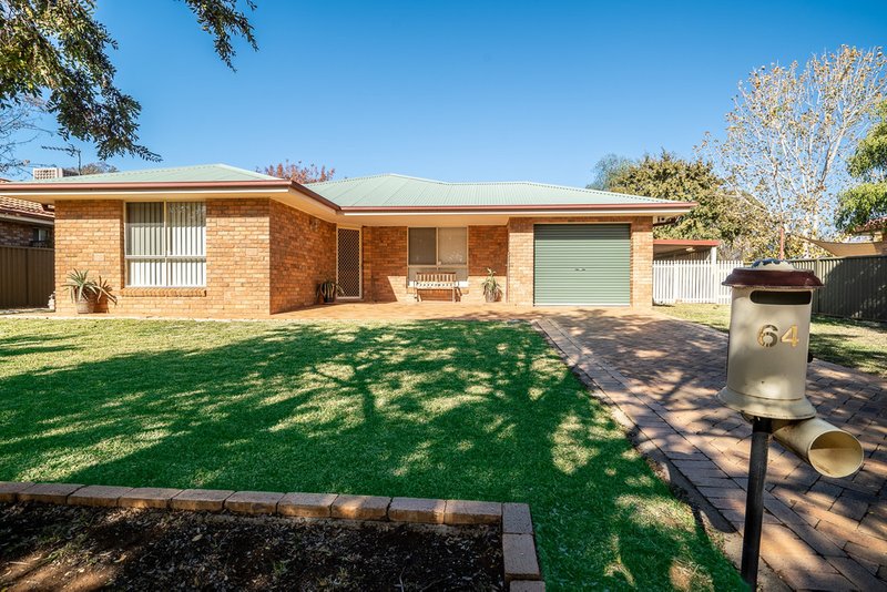 64 Twickenham Drive, Dubbo NSW 2830